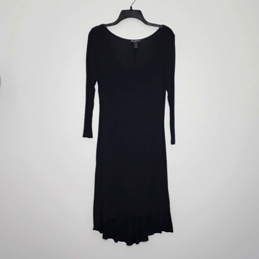 Delicious black asimetrical dress 3/4 sleeves๐ฅ 5/$25 Bundle Sale ๐ฅ
